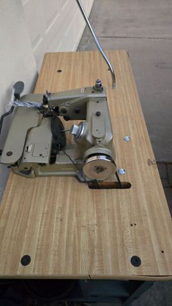 Vintage Japanese Industrial Blind Stitch / Blind Hem Sewing Machine with Table & 1/2 HP Clutch Motor