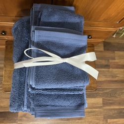 18 Piece Navy Towel Set 