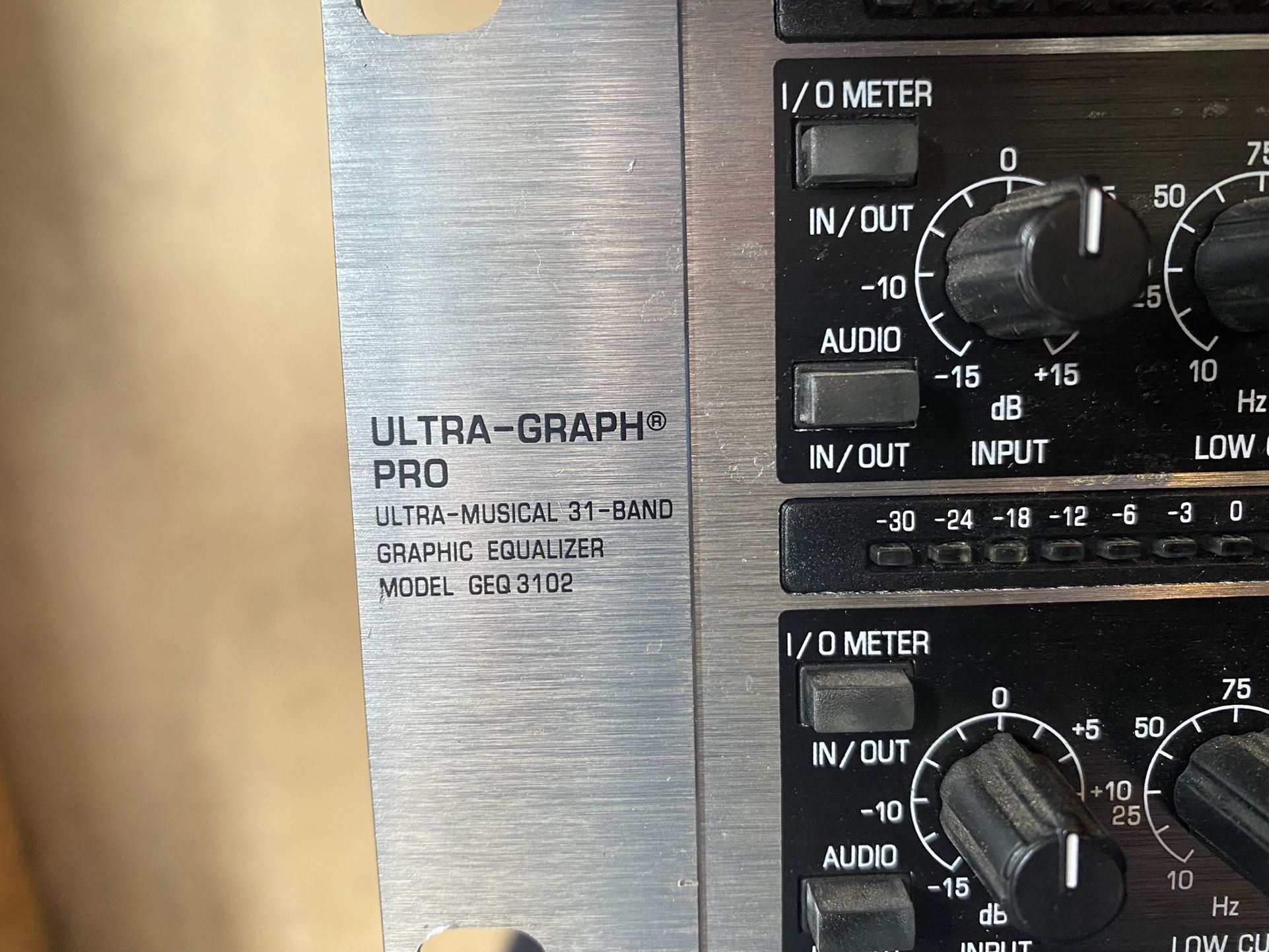 Behringer Geq3102 Equalizer