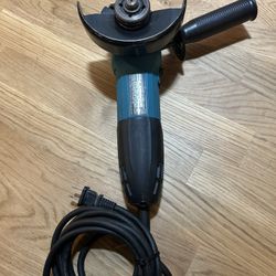 Makita Grinder 4 1/2"
