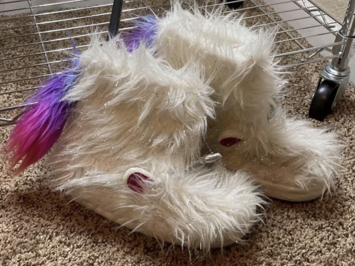 Justice White Unicorn Slippers Size 6/7