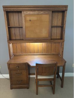 Lexington high end wood table and chair
