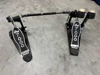 DW 7000 double bass drum pedal. Cymbal