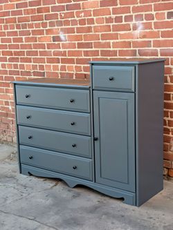 Dresser with Cabinet