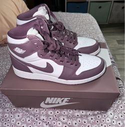 Air Jordan 1 Retro High OG GS 'Mauve' (size7)