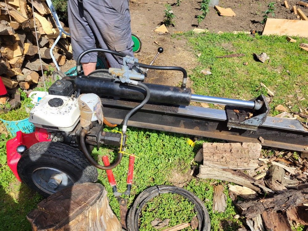 Hydraulic Gas Powered Wood Splitter. for Sale in Stockton, CA OfferUp