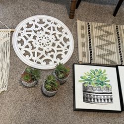 Wall Decorations And Other Decor