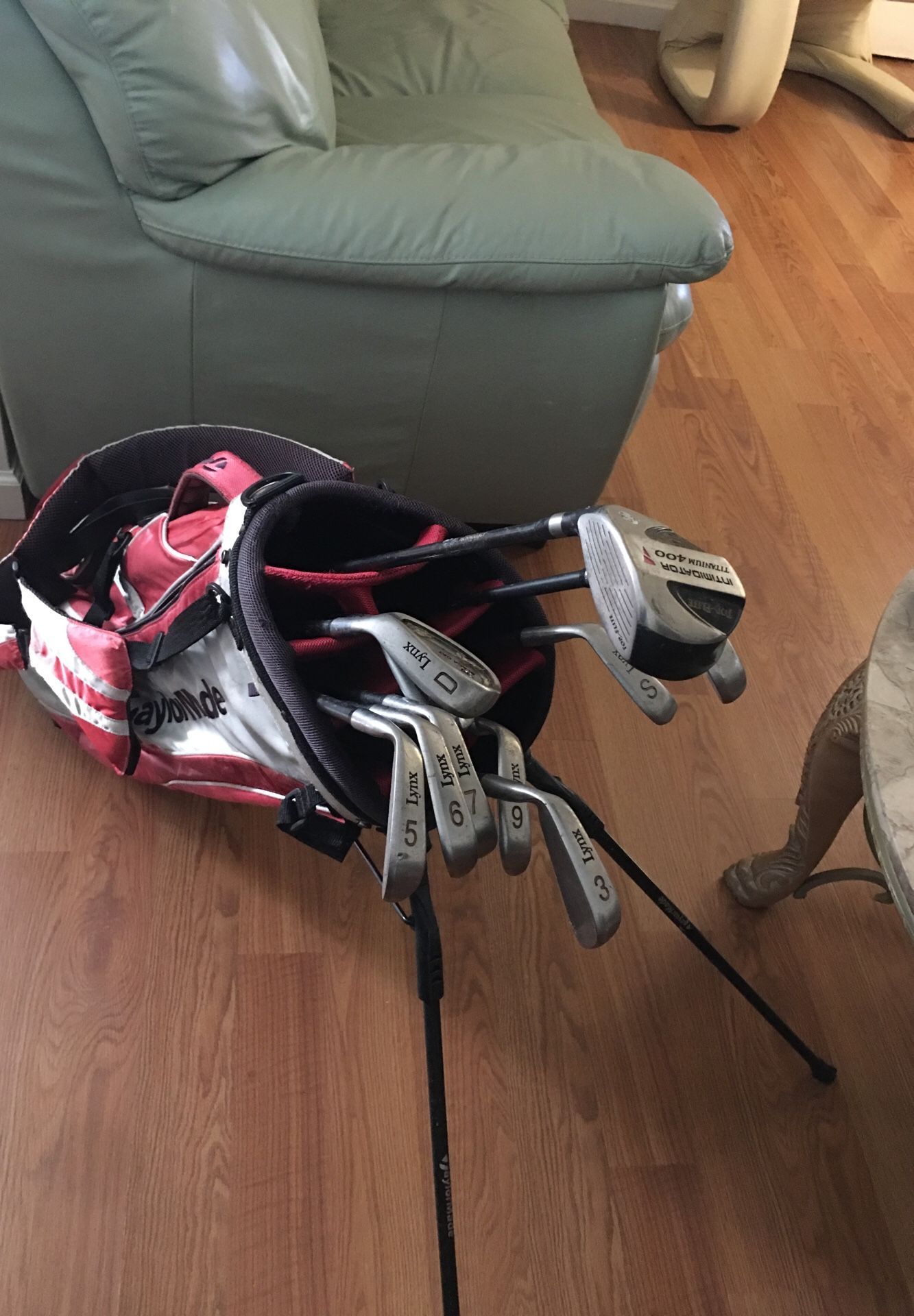 Taylor made golf bag and clubs lynx