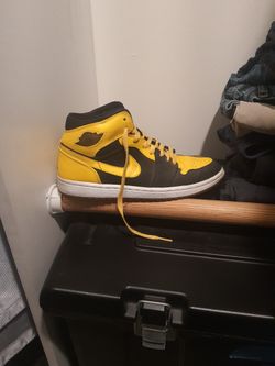 Air Jordan 1 Mid “Reverse New Love” (or the original Air Jordan 1 Mid “New Love” / Beginning Moments Pack