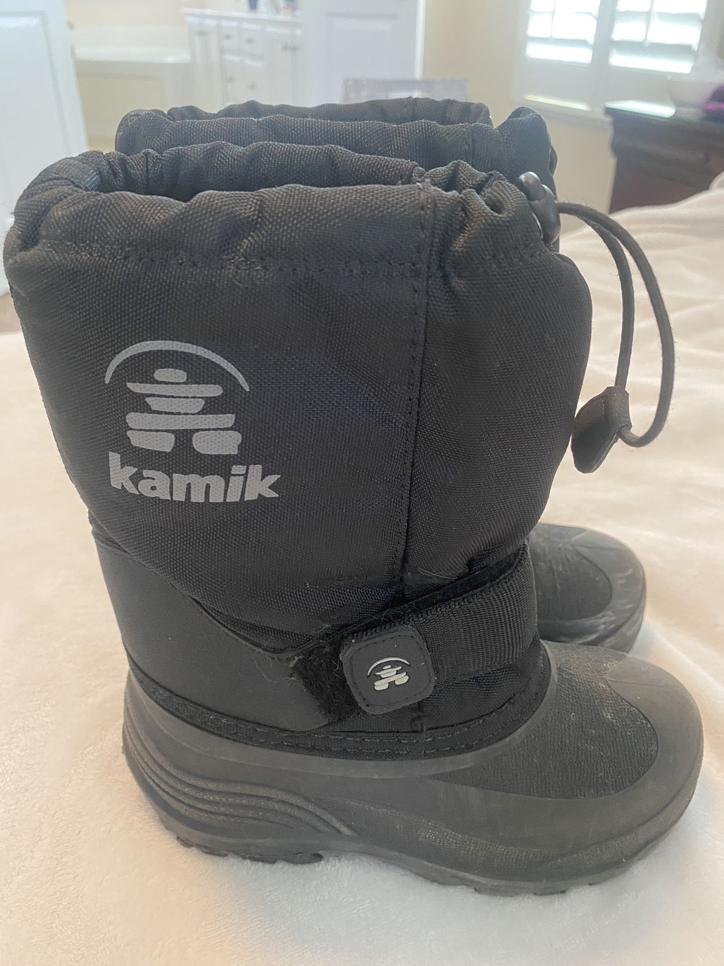 Kanji Childrens Black Snow Boots