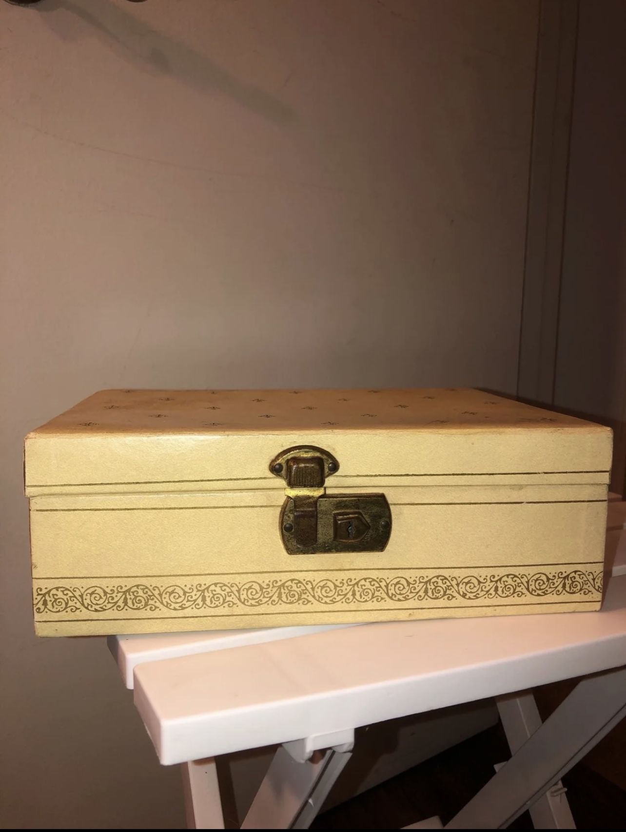 Vintage Musical Jewelry Box