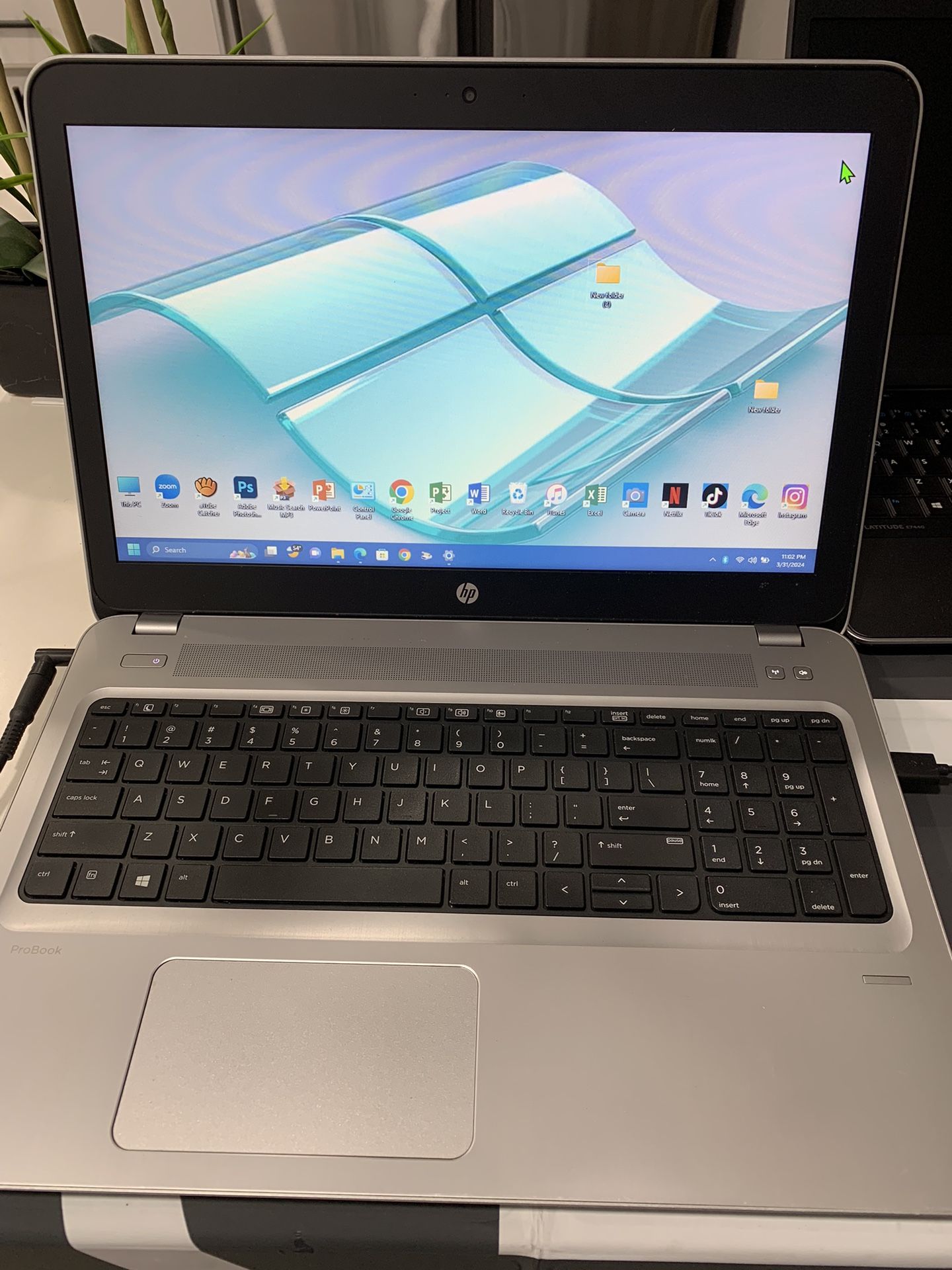 i5…i5…HP PROBOOK .  7 GENERATION  PHOTOSHOP and MICROSOFT build On  07/12/2019….128.0 GB SSD  ( Capacity  ) ..8.0 GB RAM . READY FOR CLASSES   