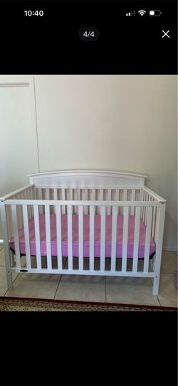 toddler/ baby bed with mattress