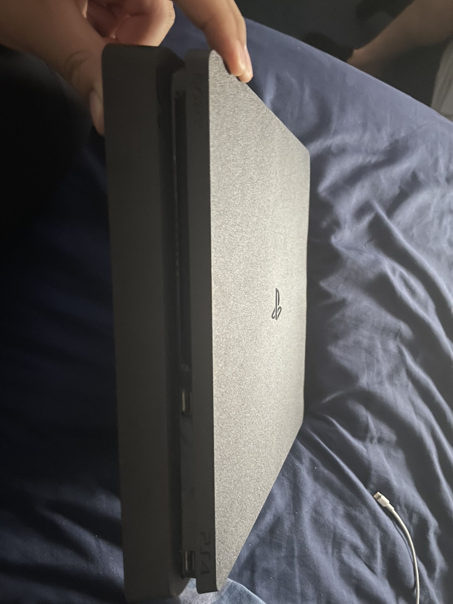 Ps4 slim edition
