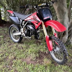 Cr85r 