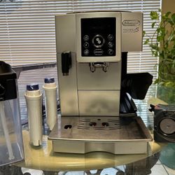 De'Longhi ECAM23460S Digital Super Automatic Machine with Lattecrema System, Silver 