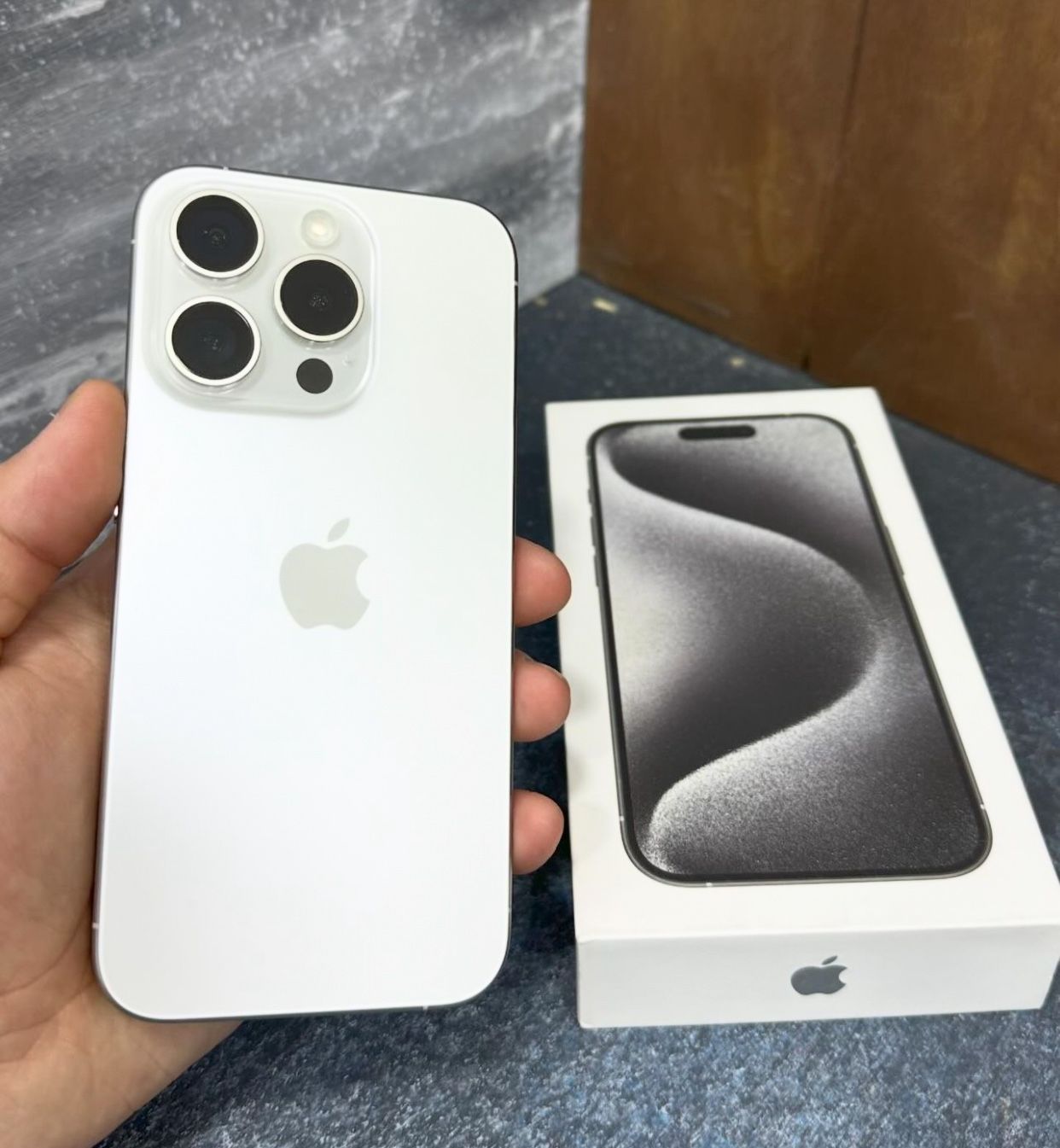 Unlocked iPhone 15 Pro 128GB White