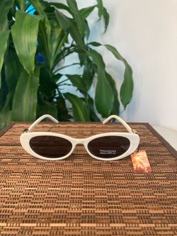 Metallic Accent Wide Oval Lens Sunglasses