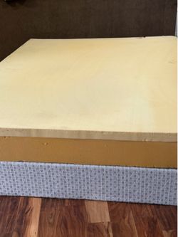USED QUEEN SIZE NET MEMORY FOAM MATTRESS ONLY