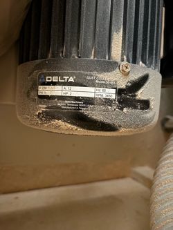 Delta dust collector