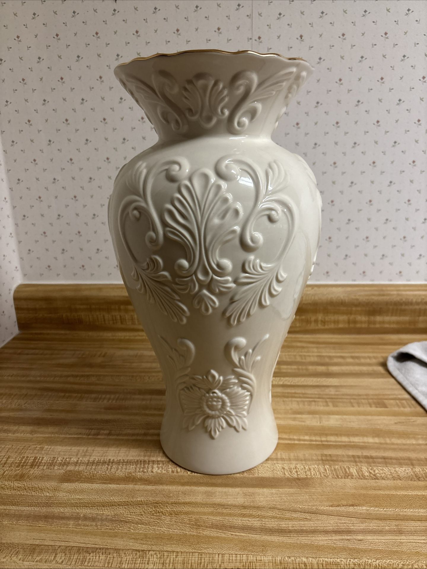 LENOX Georgian extra large ivory 16” vase floral embossed design gold trim porcelain like new