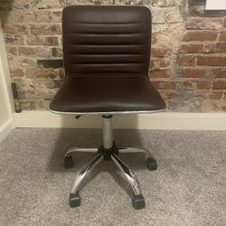Swivel/ Adjustable Office Chair 