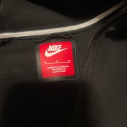 Nike tech