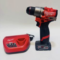 🚀 Milwaukee M12 Fuel 1/2” Hammer Drill/Driver + 4.0 M12 Battery + Charger
