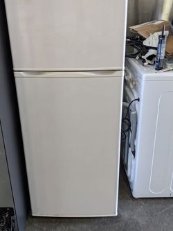 Magic Chef Refrigerator