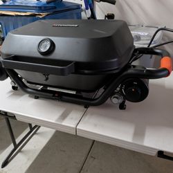 Tailgate Hitch Grill