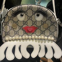 GUCCI GG SUPREME monogram 