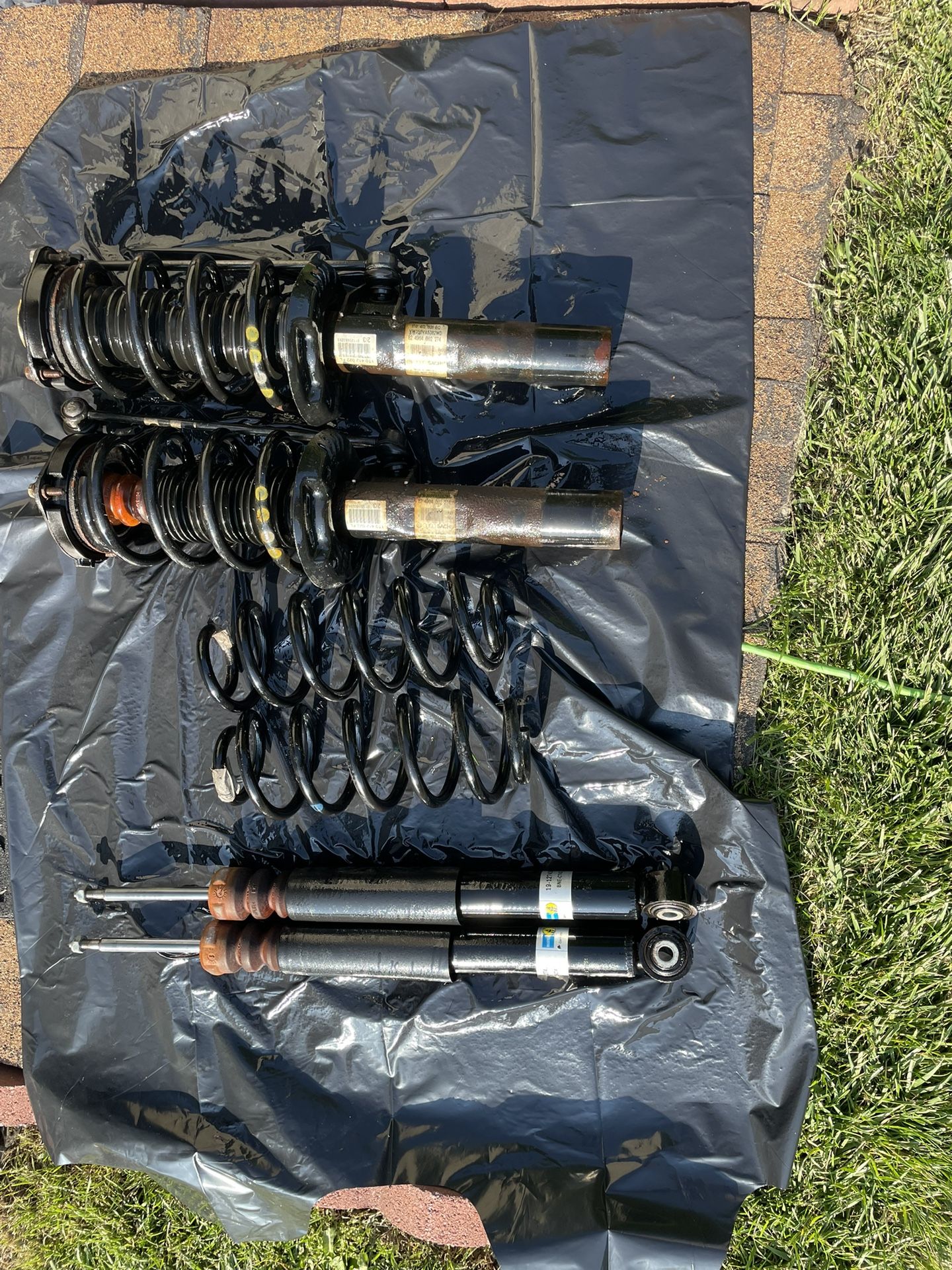 2010 VW MK6 GTI Strut and Shock Absorber