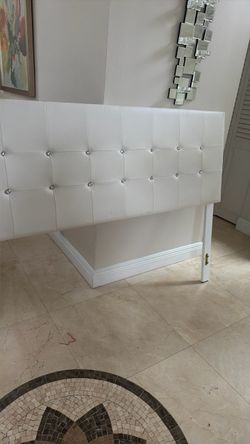 Headboard queen