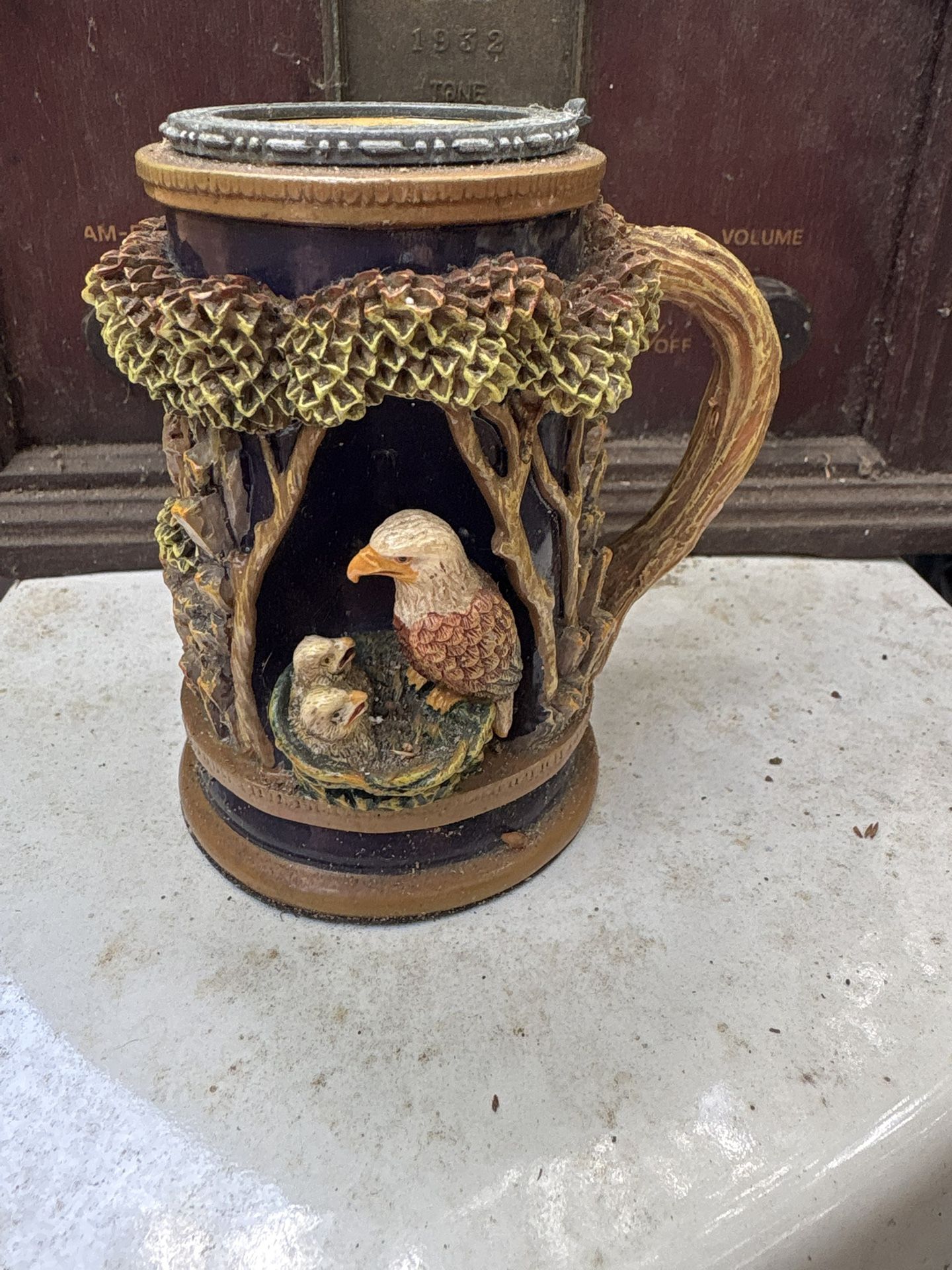 Vintage Ceramic Bald Eagle Nest Mug – 3D Pinecone & Tree Relief Tankard
