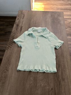 polo V-neckline size M
