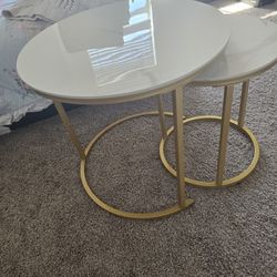 2 NESTING SIDE TABLES