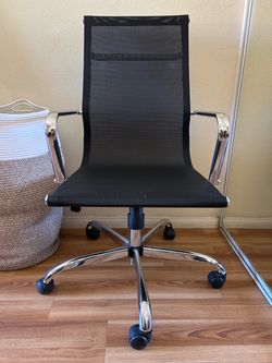 Black Mesh High-Back Office Chair