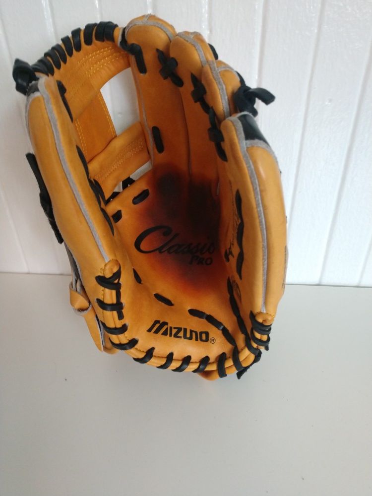 Mizuno classic 11.75 baseball glove