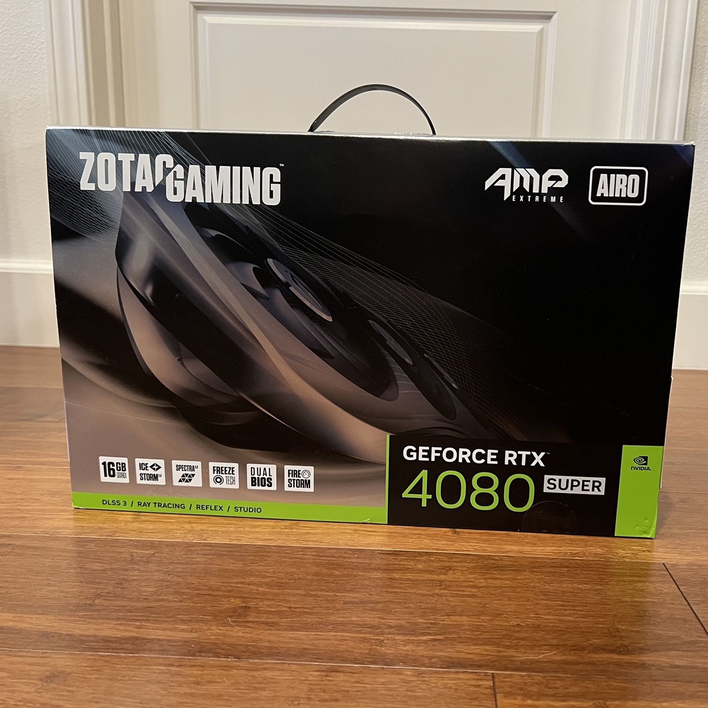 *In Hand Brand New Sealed* ZOTAC Gaming GeForce RTX 4080 Super AMP Extreme AIRO