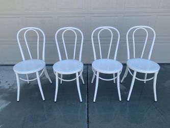 Set of 4 White Bentwood Style Dining Chairs – Excellent Condition