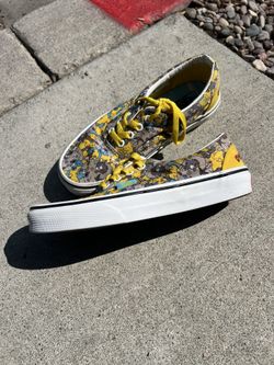 BOYS SHOES - SIMPSONS “ITCHY AND SCRATCHY SHOW” VANS SHOES - SIZE 4.5 Men’s