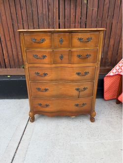Stand up dresser nine drawers