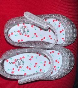 Kid shoes size 5