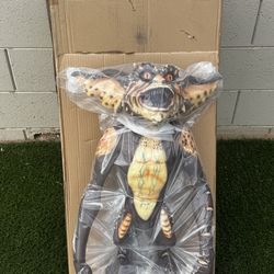 neca gremlins 2 brown gremlin stunt puppet 30-inch prop rep figure