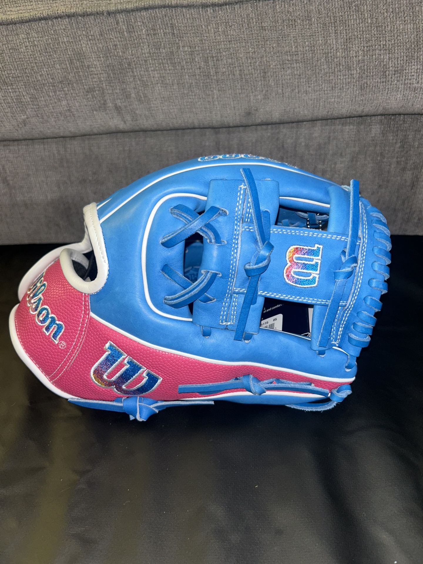 *NEW* 2025 Love the Moment A2000 DP15 11.5" Baseball Glove RHT