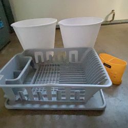 Clean Dish/chopsticks Racks And 2 Trash Cans