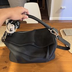 LOEWE PUZZLE BAG EDGE( WILLING TO TAKE OFFERS)