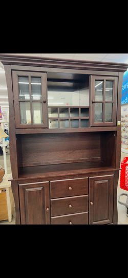Cabinet pantry/ hutch