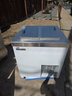 Freezer, Commercial Reach-in