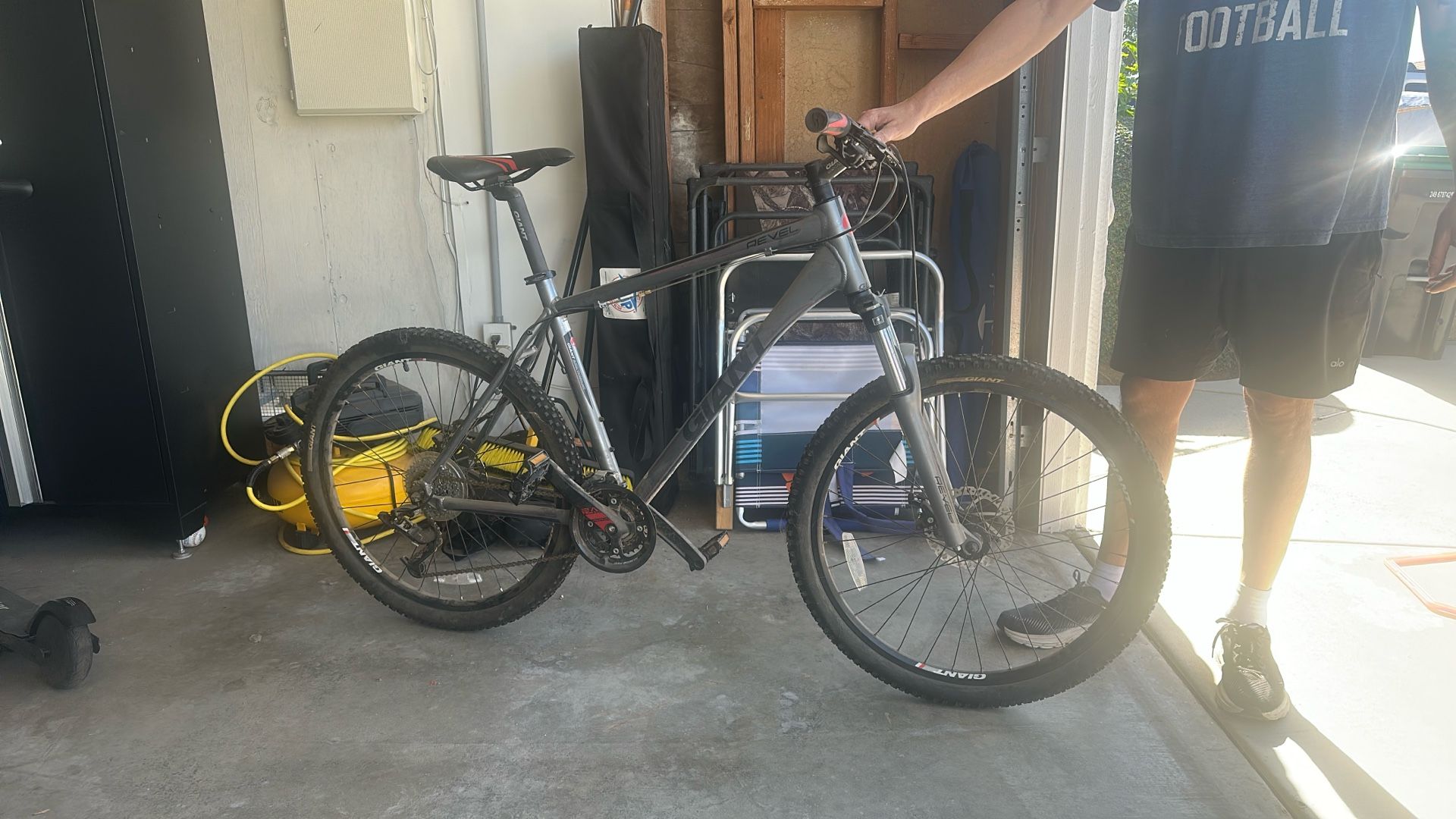 Large Revel Giant Mountain Bike
